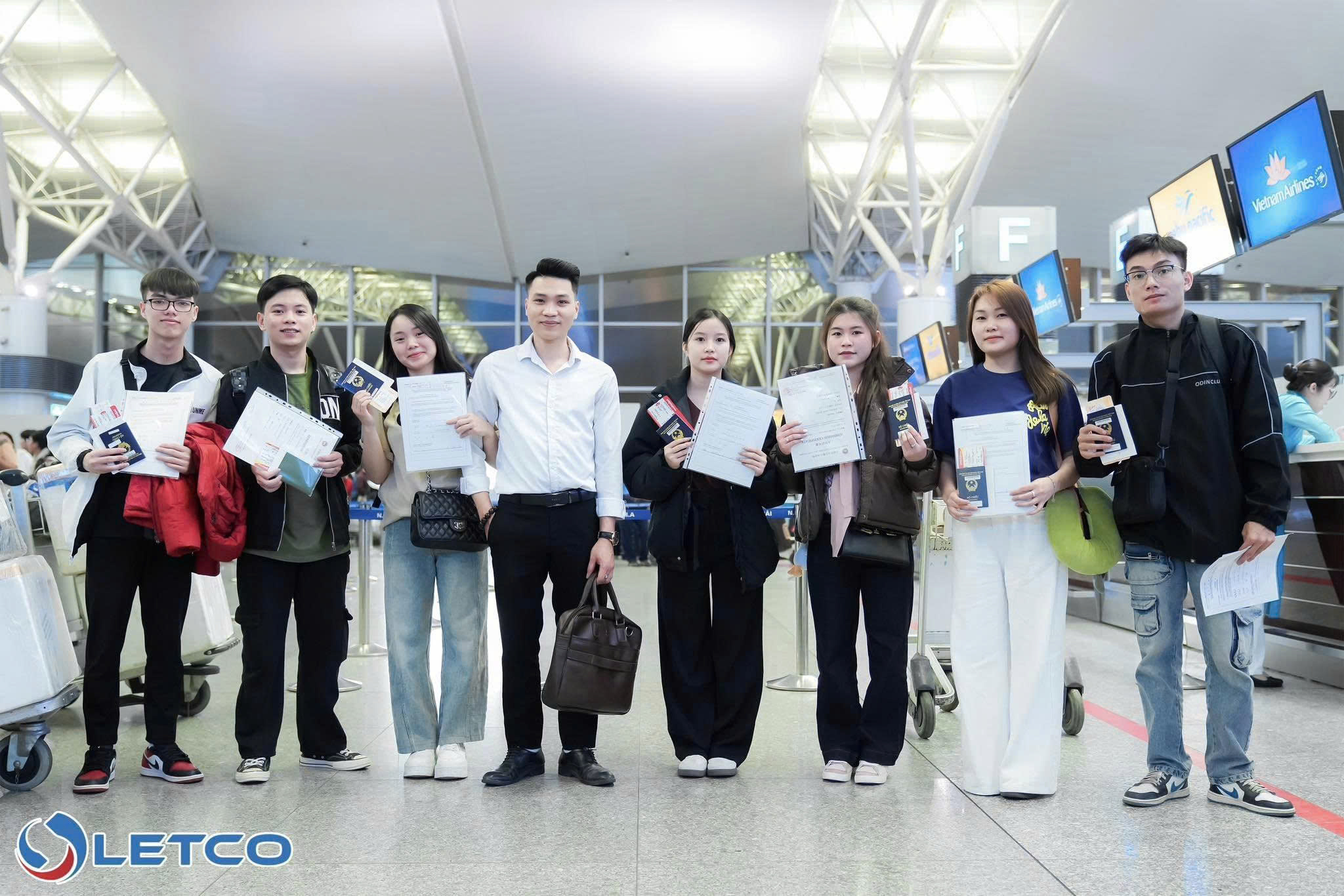 Học viên LETCO tại sân bay Nội Bài
