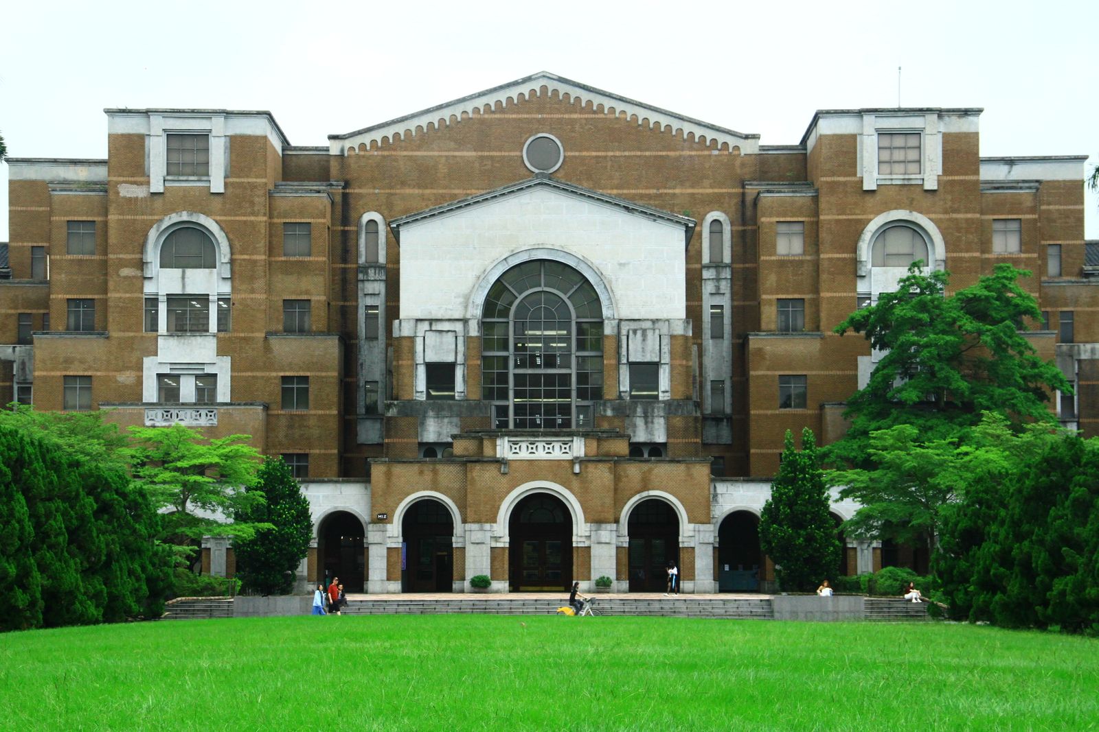 Khuôn viên trường đại học tại Hàn Quốc