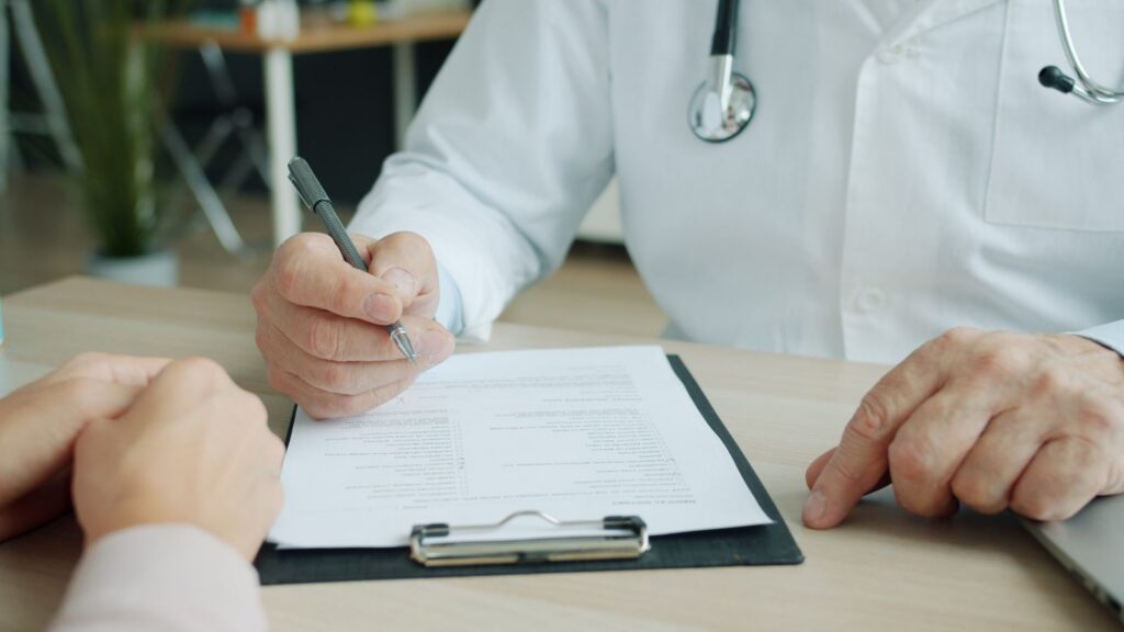 Sức Khỏe & Bảo Hiểm Du Học Hàn Quốc: Cẩm Nang NHIS | LETCO