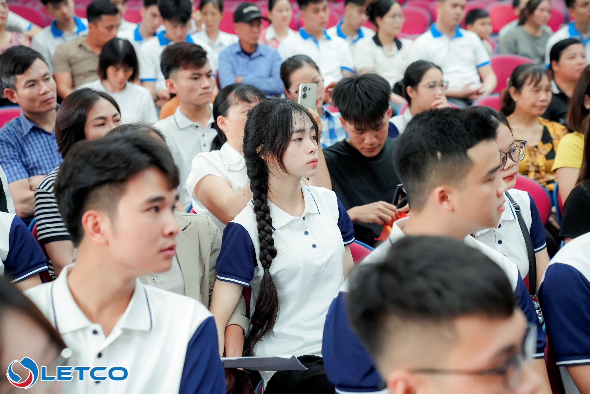 Học viên trong lễ khai giảng khóa tiếng Hàn